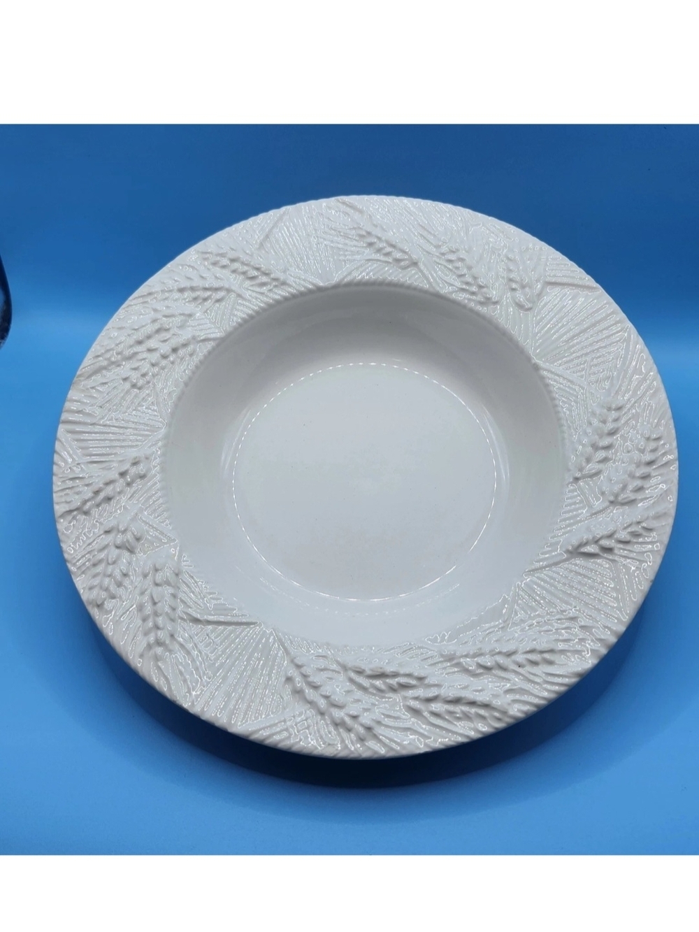 White Williams and Sonoma Braided wheat pattern made in Italy set of 6soup bowls